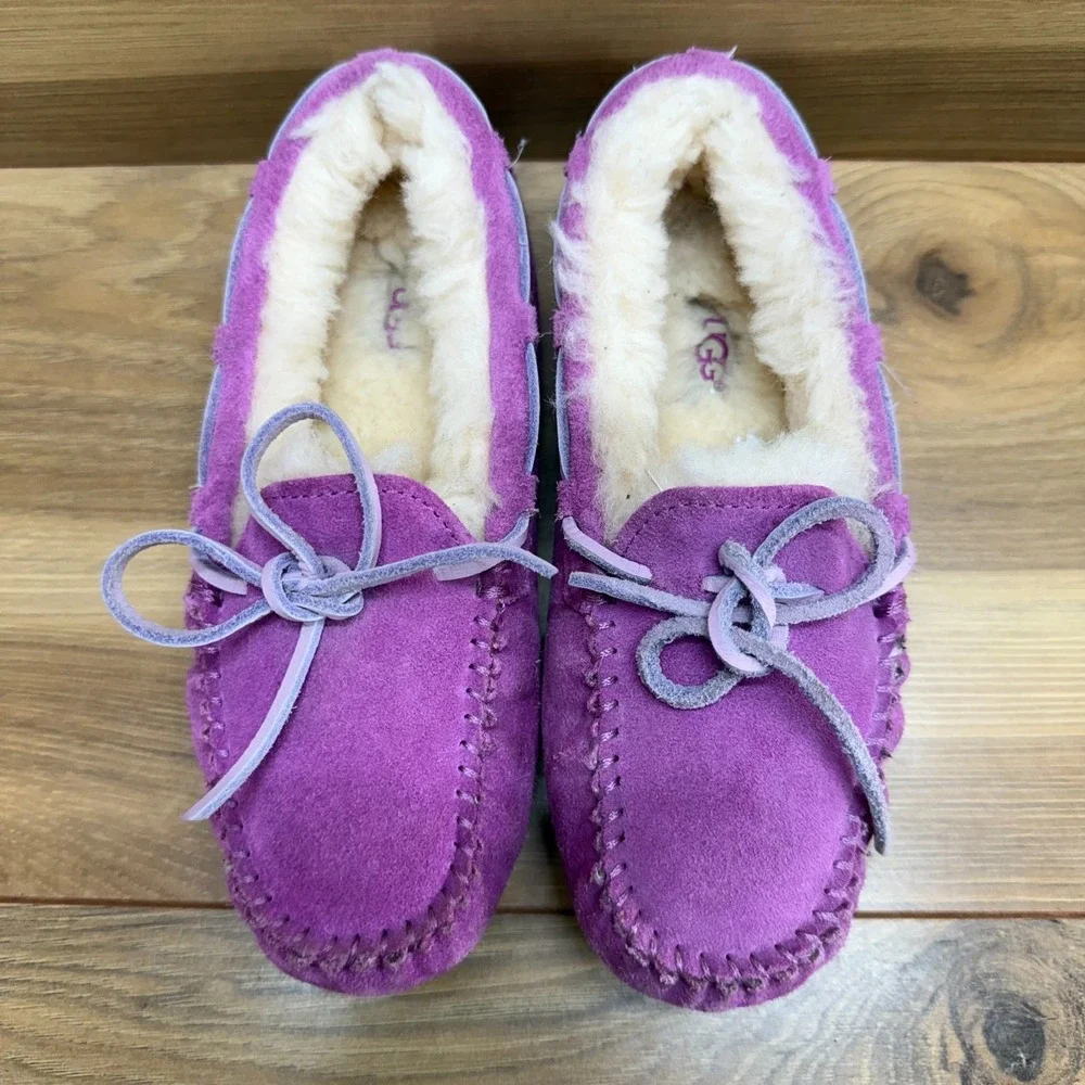 UGG Dakota Slippers Little Girls 11 Toddler Purple Suede Shearling fur Lined